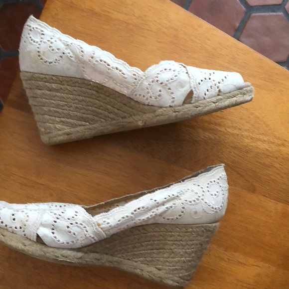 White Mountain mandarin off white espadrille peep toe wedges 8M - Picture 1 of 14